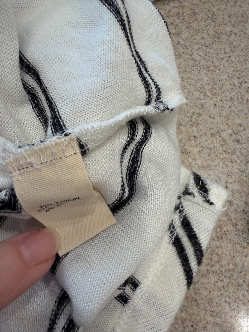 BKE (Buckle Brand) Striped Button-Back Tie-Hem Top - White & Black XL - Picture 5 of 5